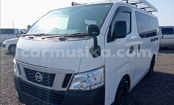 Buy Used Nissan Caravan White Car in Beitbridge in Matabeleland South