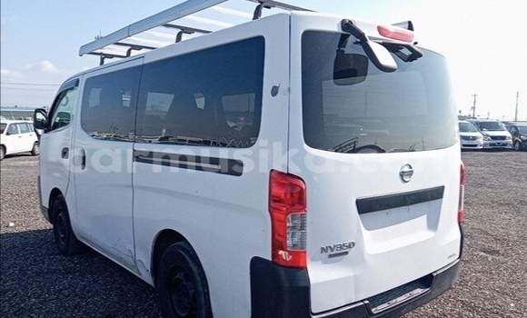Buy Used Nissan Caravan White Car in Beitbridge in Matabeleland South Buy Used Nissan Caravan White Car in Beitbridge in Matabeleland South