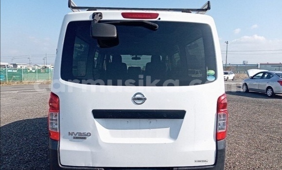 Buy Used Nissan Caravan White Car in Beitbridge in Matabeleland South Buy Used Nissan Caravan White Car in Beitbridge in Matabeleland South