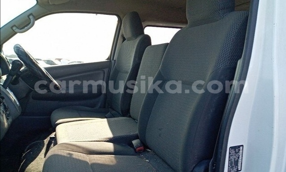 Buy Used Nissan Caravan White Car in Beitbridge in Matabeleland South Buy Used Nissan Caravan White Car in Beitbridge in Matabeleland South