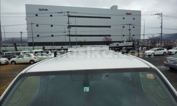 Buy Used Nissan Caravan White Car in Beitbridge in Matabeleland South Buy Used Nissan Caravan White Car in Beitbridge in Matabeleland South