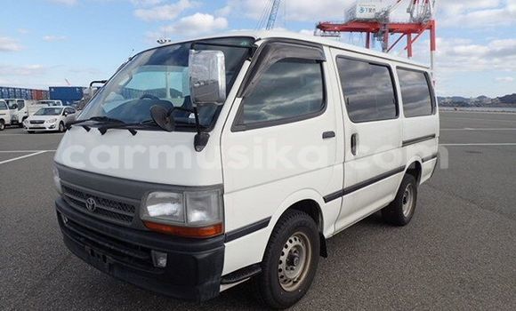 Acheter Occasion Voiture Toyota RegiusAce Blanc à Beitbridge, Matabeleland South Acheter Occasion Voiture Toyota RegiusAce Blanc à Beitbridge, Matabeleland South