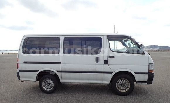 Acheter Occasion Voiture Toyota RegiusAce Blanc à Beitbridge, Matabeleland South Acheter Occasion Voiture Toyota RegiusAce Blanc à Beitbridge, Matabeleland South