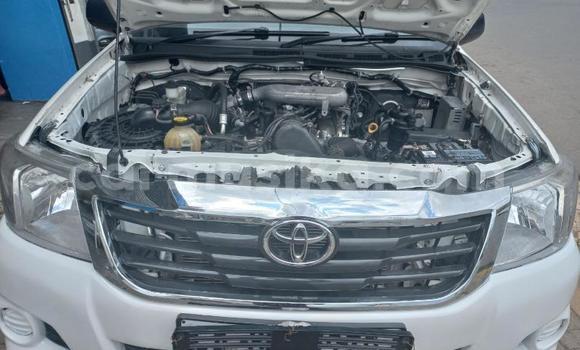 Acheter Occasion Voiture Toyota Hilux Blanc à Beitbridge, Matabeleland South Acheter Occasion Voiture Toyota Hilux Blanc à Beitbridge, Matabeleland South