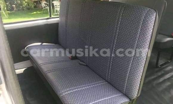 Acheter Occasion Voiture Toyota Hiace Blanc à Beitbridge, Matabeleland South Acheter Occasion Voiture Toyota Hiace Blanc à Beitbridge, Matabeleland South