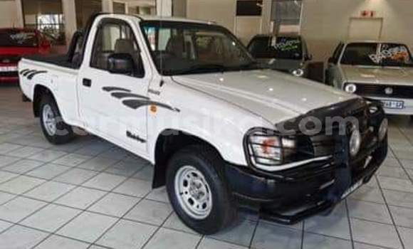 Acheter Occasion Voiture Toyota Hilux Blanc à Beitbridge, Matabeleland South
