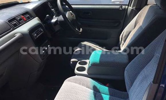 Tenga Tsaru Honda CR–V Bhuruu Mota in Alexandra Park in Harare Tenga Tsaru Honda CR–V Bhuruu Mota in Alexandra Park in Harare