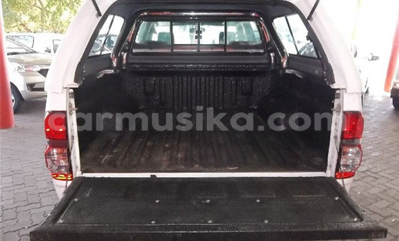 Acheter Occasion Voiture Toyota Hilux Blanc à Beitbridge, Matabeleland South Acheter Occasion Voiture Toyota Hilux Blanc à Beitbridge, Matabeleland South