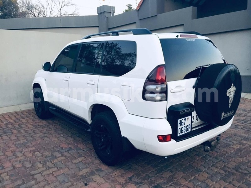 Big with watermark toyota land cruiser prado matabeleland south beitbridge 27032