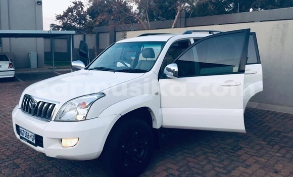 Tenga Tsaru Toyota Land Cruiser Prado Chena Mota in Beitbridge in Matabeleland South Tenga Tsaru Toyota Land Cruiser Prado Chena Mota in Beitbridge in Matabeleland South