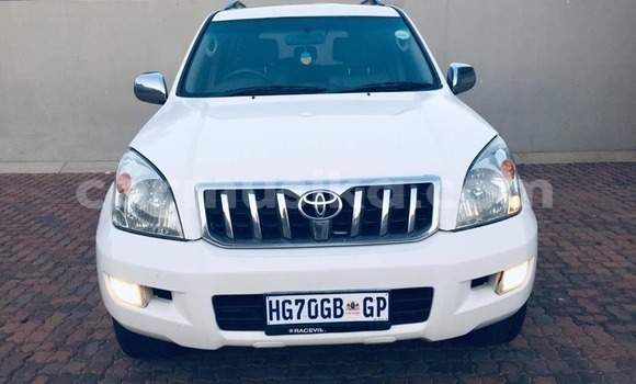 Tenga Tsaru Toyota Land Cruiser Prado Chena Mota in Beitbridge in Matabeleland South Tenga Tsaru Toyota Land Cruiser Prado Chena Mota in Beitbridge in Matabeleland South