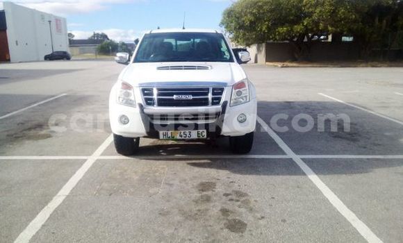 Buy Used Isuzu KB White Car in Beitbridge in Matabeleland South Buy Used Isuzu KB White Car in Beitbridge in Matabeleland South