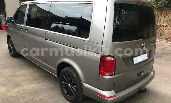 Tenga Tsaru Volkswagen Transporter Sirivha Mota in Beitbridge in Matabeleland South Tenga Tsaru Volkswagen Transporter Sirivha Mota in Beitbridge in Matabeleland South