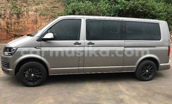 Tenga Tsaru Volkswagen Transporter Sirivha Mota in Beitbridge in Matabeleland South Tenga Tsaru Volkswagen Transporter Sirivha Mota in Beitbridge in Matabeleland South