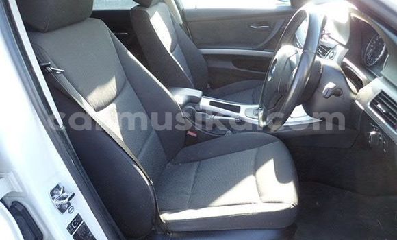 Nunua Ilio tumika BMW 3–Series Nyeupe Gari ndani ya Beitbridge nchini Matabeleland Kusini Nunua Ilio tumika BMW 3–Series Nyeupe Gari ndani ya Beitbridge nchini Matabeleland Kusini