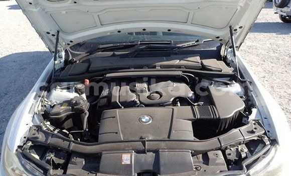 Nunua Ilio tumika BMW 3–Series Nyeupe Gari ndani ya Beitbridge nchini Matabeleland Kusini Nunua Ilio tumika BMW 3–Series Nyeupe Gari ndani ya Beitbridge nchini Matabeleland Kusini