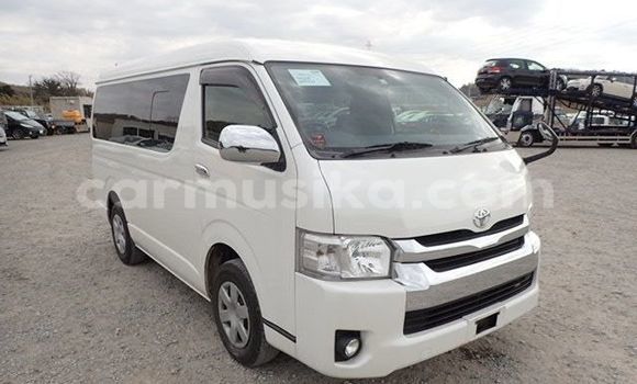Buy Used Toyota Hiace White Car in Beitbridge in Matabeleland South Buy Used Toyota Hiace White Car in Beitbridge in Matabeleland South