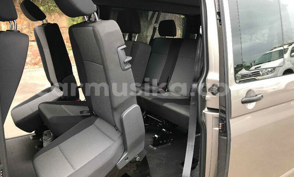 Tenga Tsaru Volkswagen Transporter Sirivha Mota in Beitbridge in Matabeleland South Tenga Tsaru Volkswagen Transporter Sirivha Mota in Beitbridge in Matabeleland South