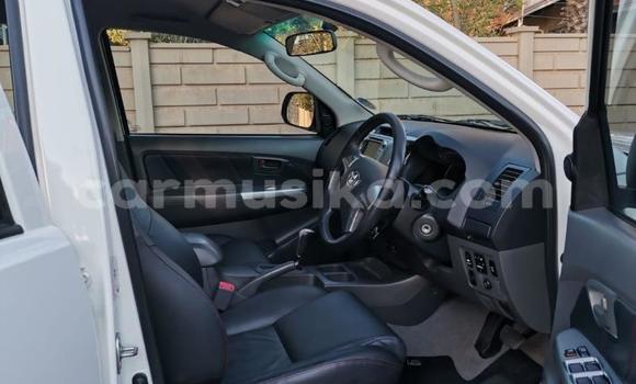 Acheter Occasion Voiture Toyota Hilux Blanc à Beitbridge, Matabeleland South Acheter Occasion Voiture Toyota Hilux Blanc à Beitbridge, Matabeleland South