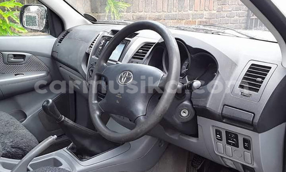 Acheter Occasion Voiture Toyota Hilux Blanc à Beitbridge, Matabeleland South Acheter Occasion Voiture Toyota Hilux Blanc à Beitbridge, Matabeleland South