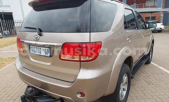 Tenga Tsaru Toyota Fortuner Zvimwe Mota in Beitbridge in Matabeleland South Tenga Tsaru Toyota Fortuner Zvimwe Mota in Beitbridge in Matabeleland South
