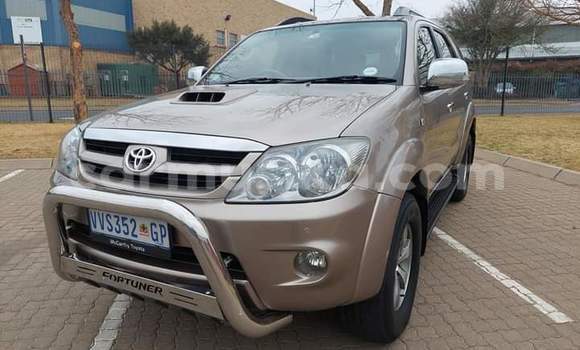 Tenga Tsaru Toyota Fortuner Zvimwe Mota in Beitbridge in Matabeleland South Tenga Tsaru Toyota Fortuner Zvimwe Mota in Beitbridge in Matabeleland South