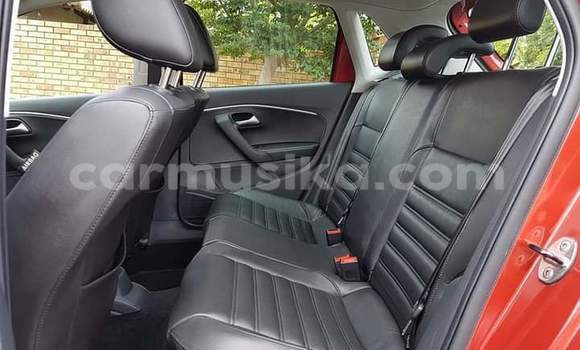 Acheter Occasion Voiture Volkswagen Polo Rouge à Beitbridge, Matabeleland South Acheter Occasion Voiture Volkswagen Polo Rouge à Beitbridge, Matabeleland South