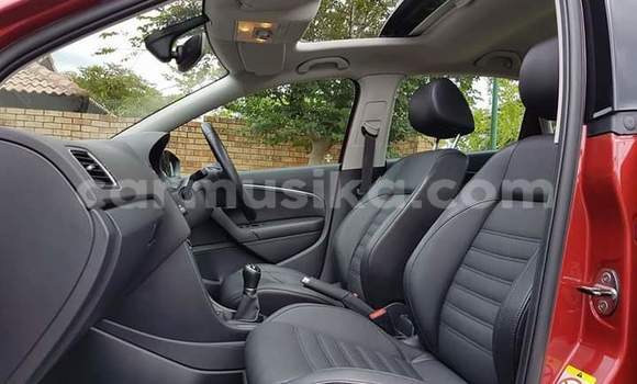 Acheter Occasion Voiture Volkswagen Polo Rouge à Beitbridge, Matabeleland South Acheter Occasion Voiture Volkswagen Polo Rouge à Beitbridge, Matabeleland South