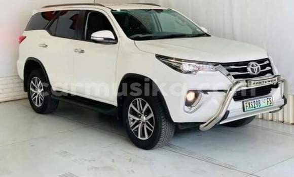 Acheter Occasion Voiture Toyota Fortuner Blanc à Beitbridge, Matabeleland South Acheter Occasion Voiture Toyota Fortuner Blanc à Beitbridge, Matabeleland South