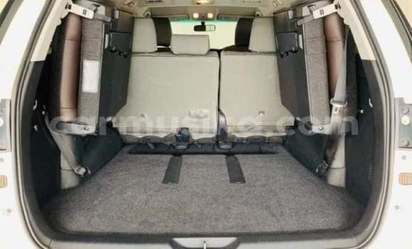 Acheter Occasion Voiture Toyota Fortuner Blanc à Beitbridge, Matabeleland South Acheter Occasion Voiture Toyota Fortuner Blanc à Beitbridge, Matabeleland South