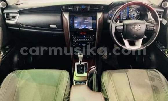 Acheter Occasion Voiture Toyota Fortuner Blanc à Beitbridge, Matabeleland South Acheter Occasion Voiture Toyota Fortuner Blanc à Beitbridge, Matabeleland South