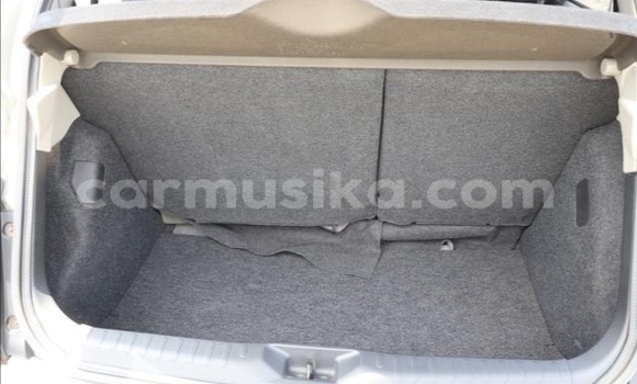 Nunua Ilio tumika Nissan March Fedha Gari ndani ya Beitbridge nchini Matabeleland Kusini Nunua Ilio tumika Nissan March Fedha Gari ndani ya Beitbridge nchini Matabeleland Kusini