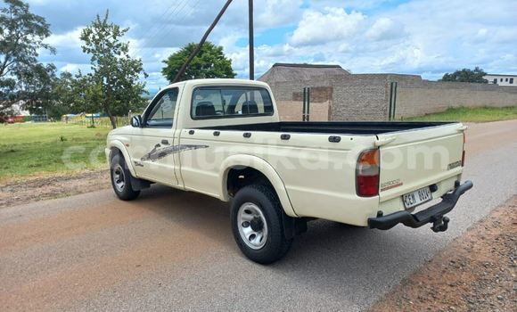 Nunua Ilio tumika Mazda B–series Nyingine Gari ndani ya Beitbridge nchini Matabeleland Kusini Nunua Ilio tumika Mazda B–series Nyingine Gari ndani ya Beitbridge nchini Matabeleland Kusini