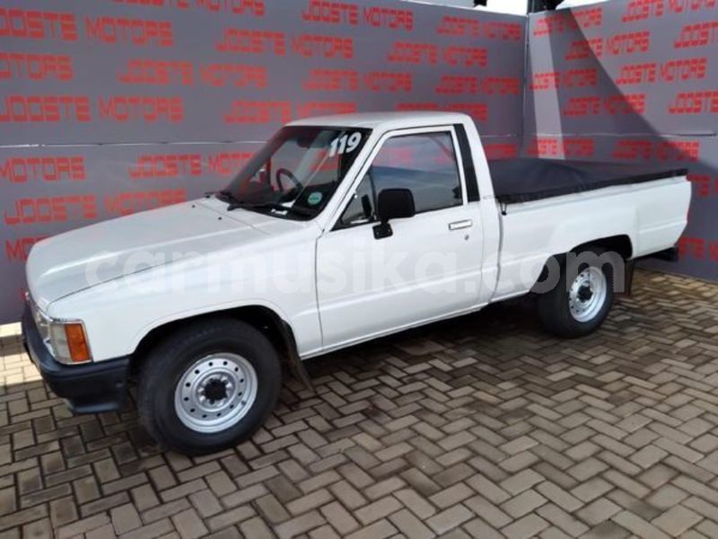 Big with watermark toyota hilux matabeleland south beitbridge 27090