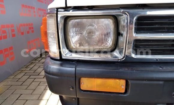 Acheter Occasion Voiture Toyota Hilux Blanc à Beitbridge, Matabeleland South Acheter Occasion Voiture Toyota Hilux Blanc à Beitbridge, Matabeleland South