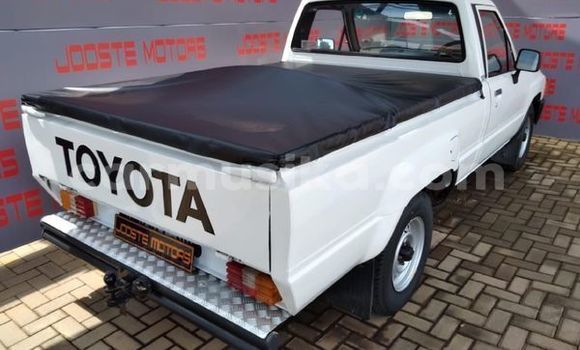 Acheter Occasion Voiture Toyota Hilux Blanc à Beitbridge, Matabeleland South Acheter Occasion Voiture Toyota Hilux Blanc à Beitbridge, Matabeleland South