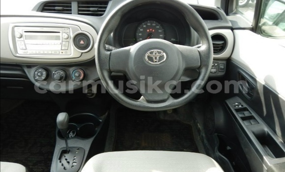 Acheter Occasion Voiture Toyota Vitz Bleu à Beitbridge, Matabeleland South Acheter Occasion Voiture Toyota Vitz Bleu à Beitbridge, Matabeleland South