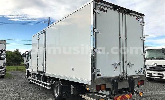 Acheter Occasion Utilitaire Isuzu FTR 850 Blanc à Beitbridge, Matabeleland South Acheter Occasion Utilitaire Isuzu FTR 850 Blanc à Beitbridge, Matabeleland South