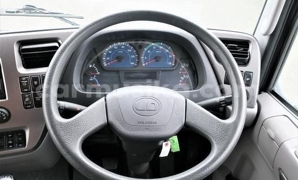 Acheter Occasion Utilitaire Isuzu FTR 850 Blanc à Beitbridge, Matabeleland South Acheter Occasion Utilitaire Isuzu FTR 850 Blanc à Beitbridge, Matabeleland South