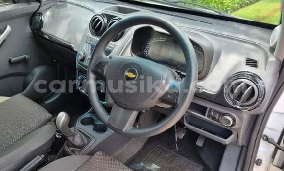 Nunua Ilio tumika Chevrolet Van Nyeupe Gari ndani ya Beitbridge nchini Matabeleland Kusini Nunua Ilio tumika Chevrolet Van Nyeupe Gari ndani ya Beitbridge nchini Matabeleland Kusini