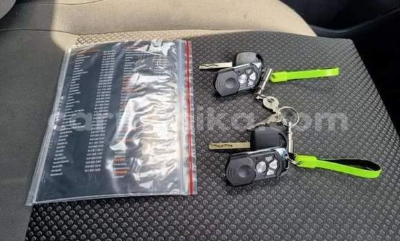 Nunua Ilio tumika Chevrolet Van Nyeupe Gari ndani ya Beitbridge nchini Matabeleland Kusini Nunua Ilio tumika Chevrolet Van Nyeupe Gari ndani ya Beitbridge nchini Matabeleland Kusini