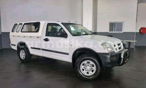 Acheter Occasion Voiture Isuzu KB Blanc à Beitbridge, Matabeleland South