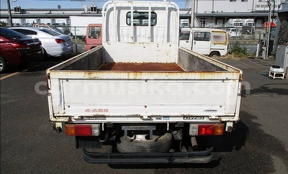 Acheter Occasion Utilitaire Toyota Dyna Blanc à Beitbridge, Matabeleland South Acheter Occasion Utilitaire Toyota Dyna Blanc à Beitbridge, Matabeleland South