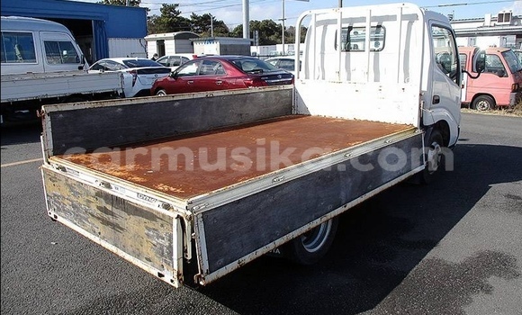 Acheter Occasion Utilitaire Toyota Dyna Blanc à Beitbridge, Matabeleland South Acheter Occasion Utilitaire Toyota Dyna Blanc à Beitbridge, Matabeleland South