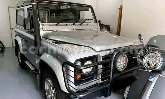 Buy Used Land Rover Defender Silver Car in Beitbridge in Matabeleland South
