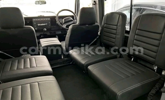 Acheter Occasion Voiture Land Rover Defender Gris à Beitbridge, Matabeleland South Acheter Occasion Voiture Land Rover Defender Gris à Beitbridge, Matabeleland South