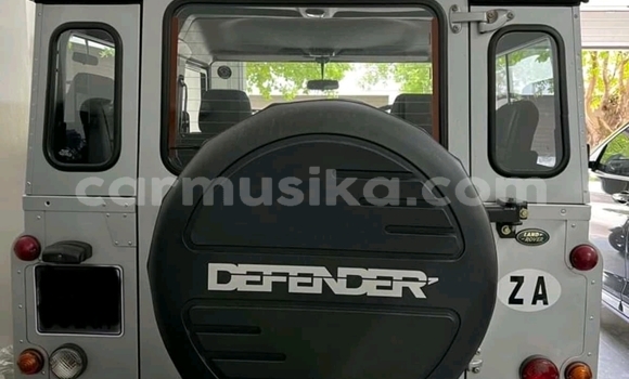 Acheter Occasion Voiture Land Rover Defender Gris à Beitbridge, Matabeleland South Acheter Occasion Voiture Land Rover Defender Gris à Beitbridge, Matabeleland South