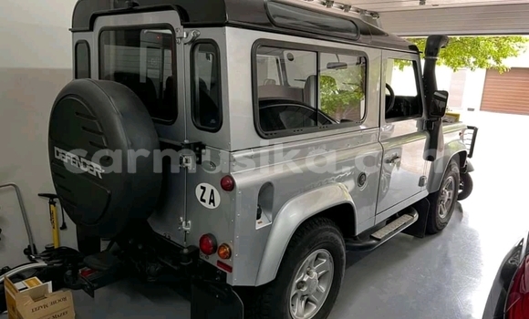 Acheter Occasion Voiture Land Rover Defender Gris à Beitbridge, Matabeleland South Acheter Occasion Voiture Land Rover Defender Gris à Beitbridge, Matabeleland South