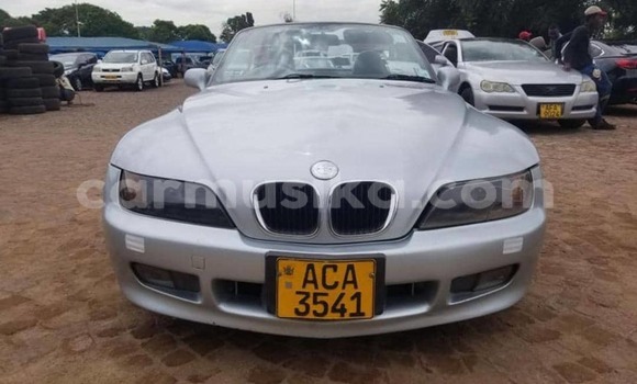 Tenga Tsaru BMW Z3 Sirivha Mota in Harare in Harare