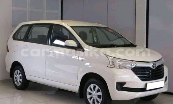 Nunua Ilio tumika Toyota Avanza Nyeupe Gari ndani ya Beitbridge nchini Matabeleland Kusini